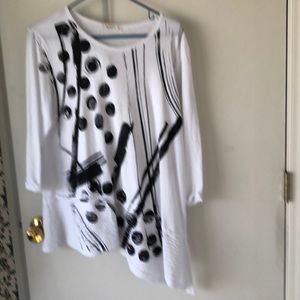 Tunic top white with black dots and black strips
